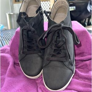 DANSKO ONYX MID TOP SNEAKERS SZ 38